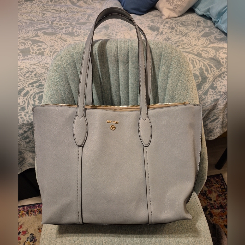 Nine West Elegant Light Gray Tote - Picture 1 of 6